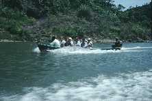 .Shooting the rapids, Fiji